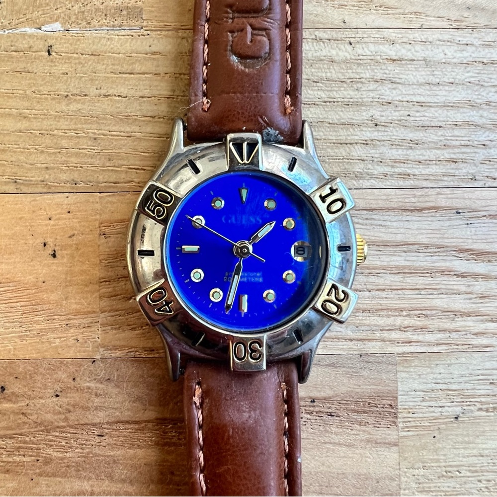 guess ladies blue dial two tone sporty diver style watch NEW BATTERY